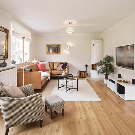 Semesterbostad Hues Freesenborg *