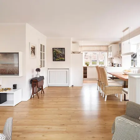 Hues Freesenborg Semesterbostad