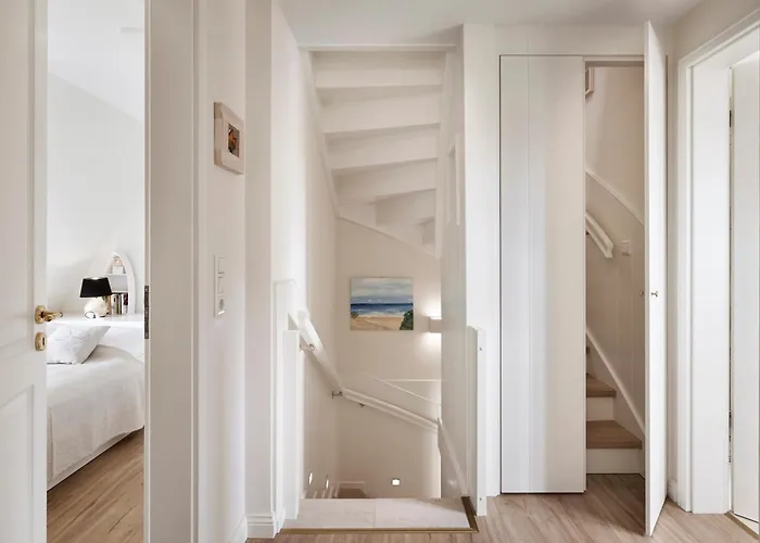 Hues Freesenborg * Oldsum